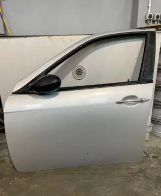Alfa Romeo 156 Front door 