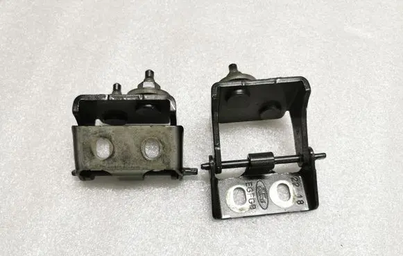 Ford Focus Tailgate/trunk/boot hinge