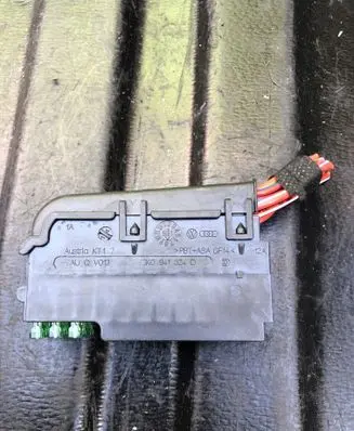 Audi A4 S4 B9 Fuse module 8K0941824D