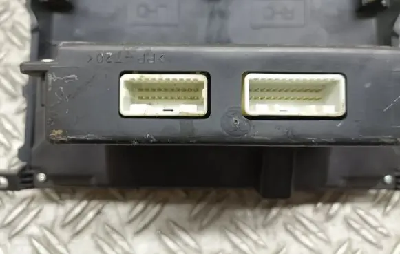Toyota Corolla Verso AR10 Climate control unit