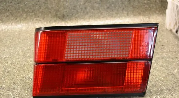 BMW 5 E34 Tailgate rear/tail lights 8769R23 13400200