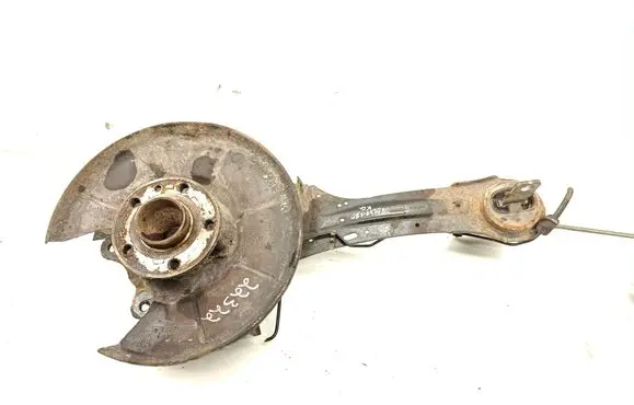 Rear wheel hub