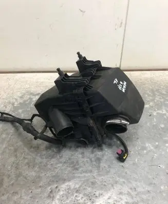 Opel Meriva B Air filter box 13340813BILI 13340813
