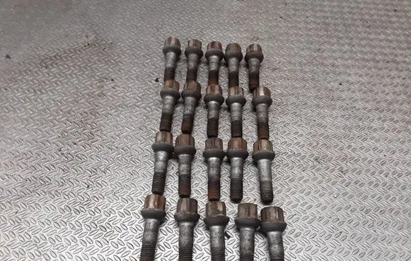 Mercedes-Benz C W203 Nuts/bolts