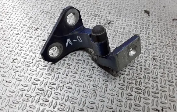 Volkswagen Eos Front door upper hinge