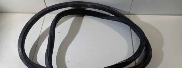 Tesla Model Y Rubber seal rear door 