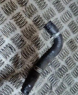 Hyundai i30 Engine coolant pipe/hose 24152U000