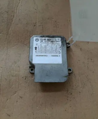 Volkswagen PASSAT B5 Airbag control unit/module 1C0909605B