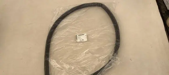 Opel Insignia B Front door rubber seal 13486708
