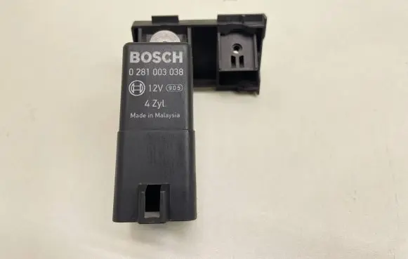 Audi A3 S3 A3 Sportback 8P Glow plug pre-heat relay 0281003038