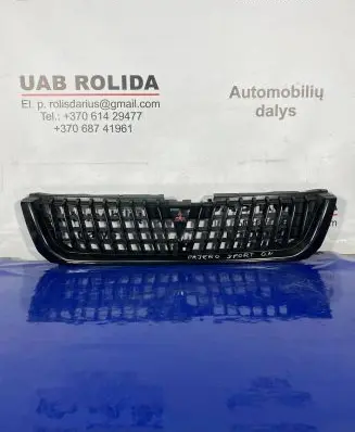 Mitsubishi Pajero Sport I Front bumper upper radiator grill MR221211