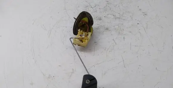 Mitsubishi Grandis Fuel level sensor 