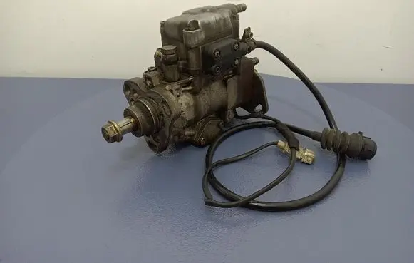Audi A6 S6 C4 4A Fuel injection high pressure pump 0460415994