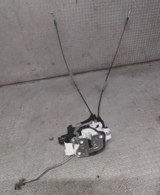 Mitsubishi Lancer VIII Front door lock