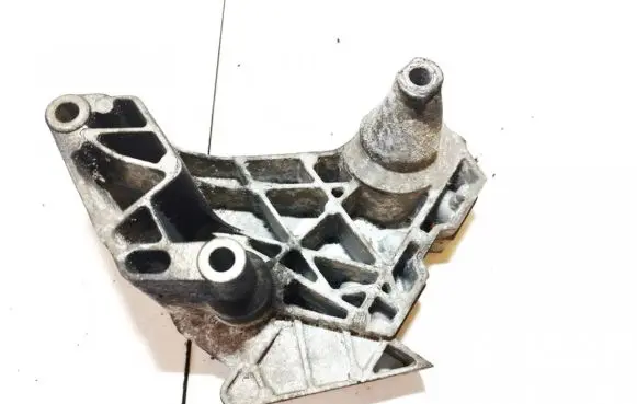 Audi A3 S3 8P Engine mounting bracket 06f199207g