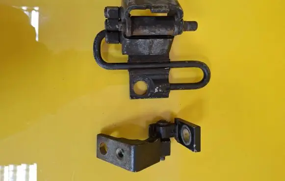 Front door hinge set