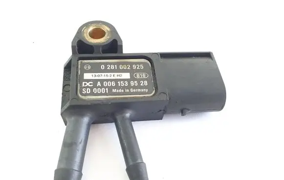 Mercedes-Benz C W204 Air pressure sensor A0061539528 0281002925