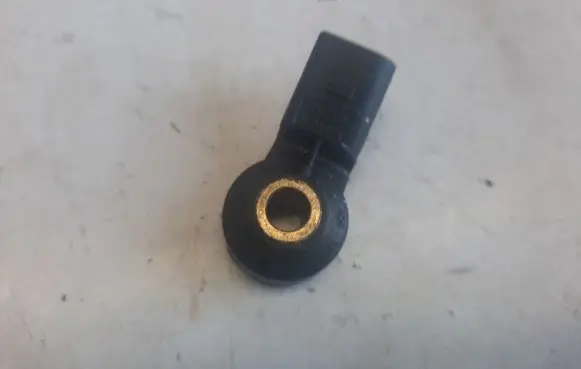 Volkswagen Golf VI Detonation knock sensor 0261231146
