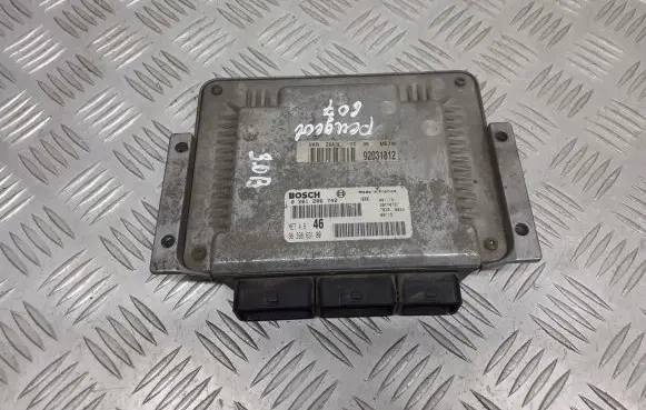Peugeot 607 Engine control unit/module 9639863180