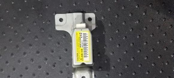 Mitsubishi Galant Airbag deployment crash/impact sensor MR309242 X6T42171