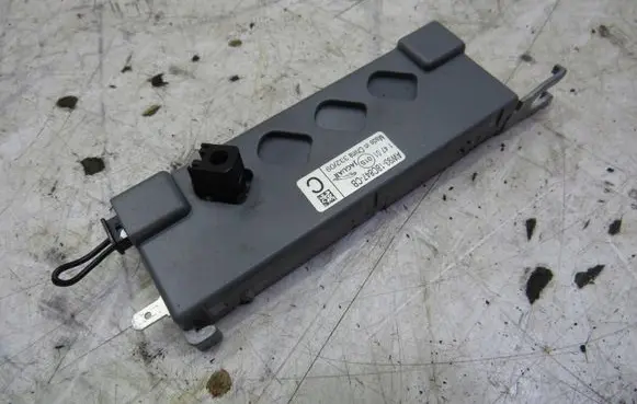Jaguar XJ X351 Antenna control unit AW93-18C847-CB