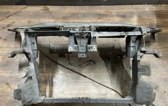 Volkswagen PASSAT CC Radiator support slam panel bracket 3C8121283B