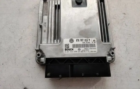 Volkswagen Transporter - Caravelle T5 Engine control unit/module 0281014050 070997016M 1039S19948