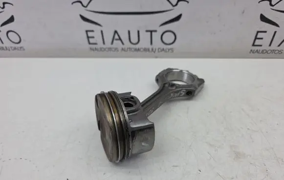 KIA Sportage Piston with connecting rod 