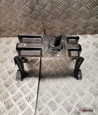Audi A5 8T 8F Spare wheel mounting bracket 8K0802715A