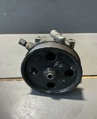 Ford Focus Power steering pump 4M503A733AR