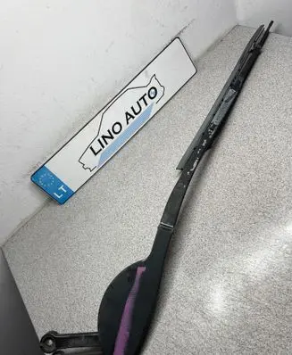 BMW 5 E39 Front wiper blade arm 8209880