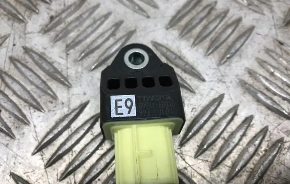 Lexus GS 250 350 300H 450H Airbag deployment crash/impact sensor 8983168030