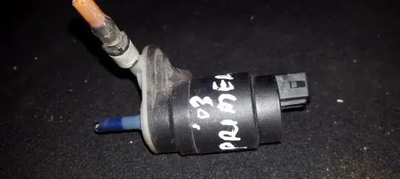 Nissan Primera Windscreen/windshield washer pump 2085