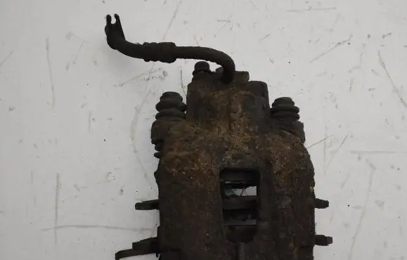 Jeep Grand Cherokee (WK) Rear brake caliper