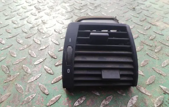 BMW X5 E53 Dash center air vent grill 64228402216