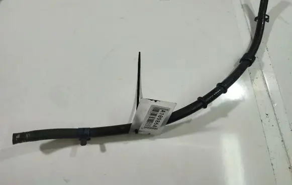 Volkswagen PASSAT B4 Engine coolant pipe/hose 