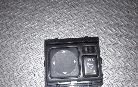 Nissan Prairie Wing mirror switch
