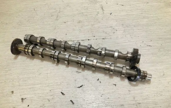 Audi A5 8T 8F Camshaft 03L101041 03L102021