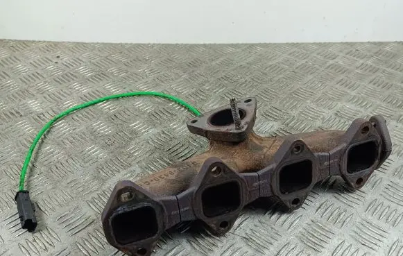 KIA Sorento Exhaust manifold