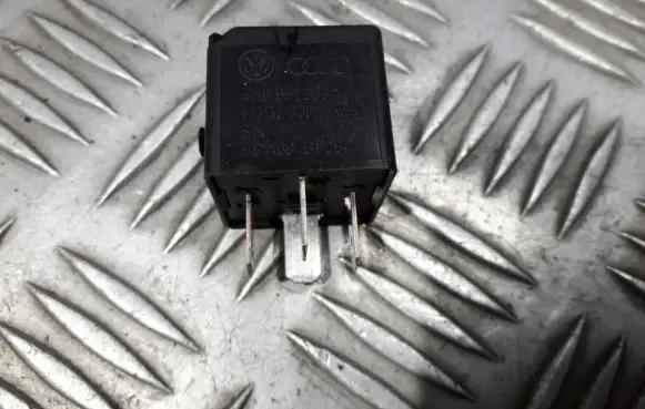 Skoda Fabia Mk2 (5J) Other relay 4h0951253a