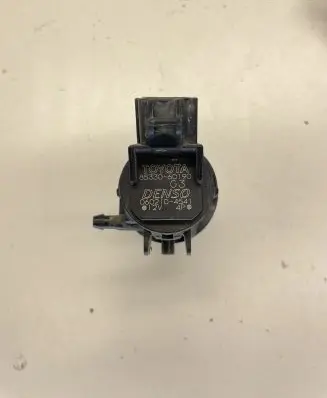 Lexus GS 250 350 300H 450H Windscreen/windshield washer pump 8533060190