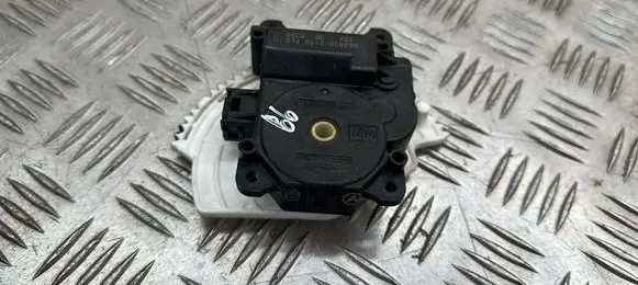 Toyota RAV 4 (XA40) Air flap motor/actuator 0638002170