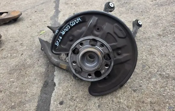 Mercedes-Benz C W205 Stub axle 