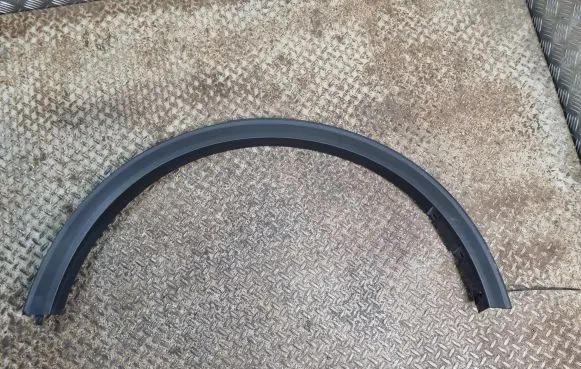 Ford Escape IV Rear arch trim LJ6BS286D03ACW