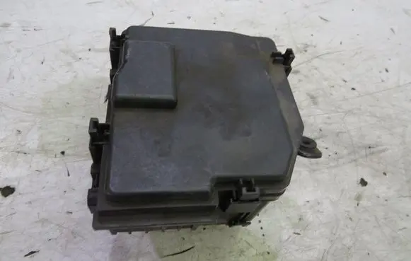 Honda CR-V Fuse box cover GMAUTO4574097