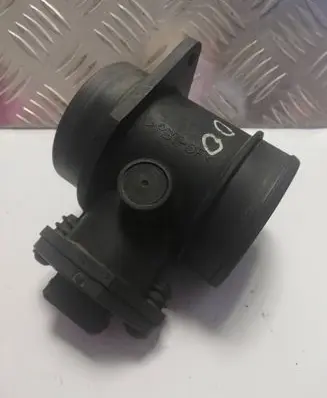 Audi A4 S4 B5 8D Mass air flow meter 037906461C 0280217117