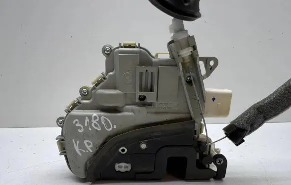 Audi A6 C7 Front door lock 8J1837015C