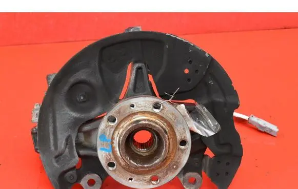 Peugeot 5008 Front wheel hub spindle knuckle 9825606680