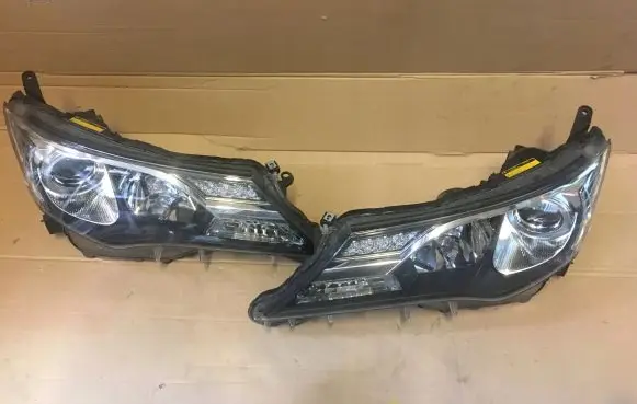 Toyota RAV 4 (XA40) Headlight/headlamp