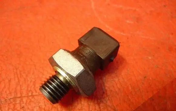 BMW 3 F30 F35 F31 Oil pressure sensor 2367061